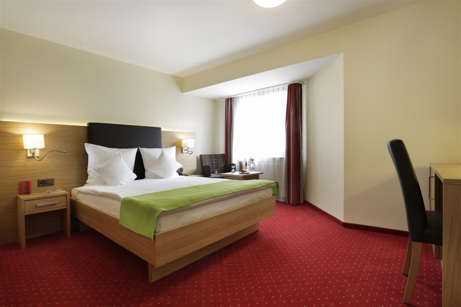 Best Western Plus Hotel Bahnhof Schaffhausen Bagian luar foto