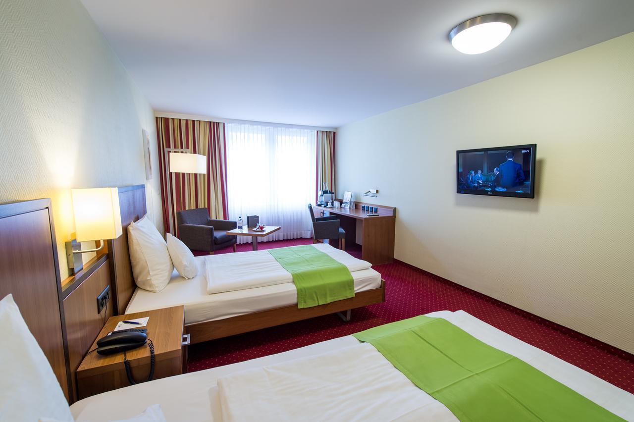 Best Western Plus Hotel Bahnhof Schaffhausen Bagian luar foto